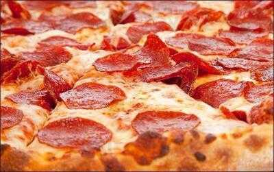 Angelo's Italian Restaurant & Pizza, Holiday