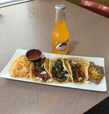 Paco's Tacos, Stoughton