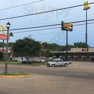 Sonic Drive-In, Canton