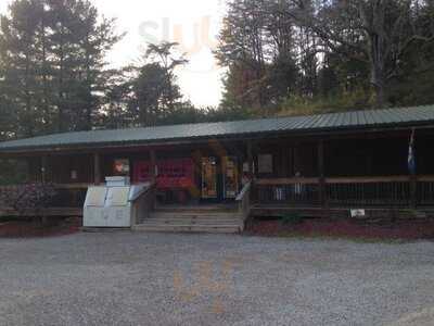 Old Man's Cave General Store