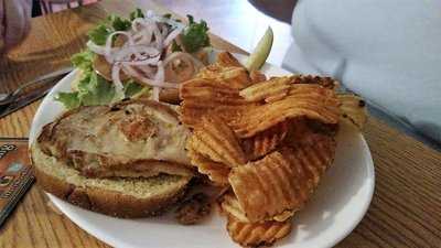 Fins Eatery And Pub