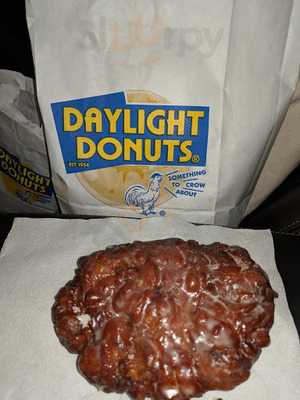 Daylight Donuts, Sterling