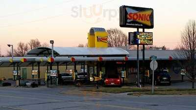 Sonic Drive-In, Maryville