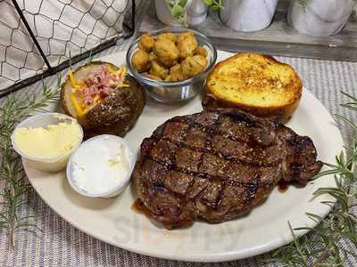 Mel's Riverside Bar & Grill