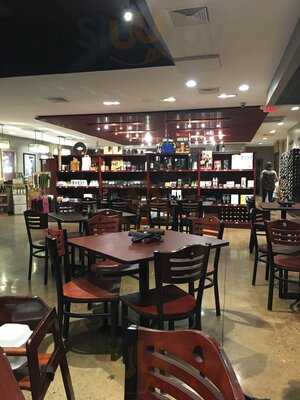 Ray's Wine Spirits Grill, Vandalia