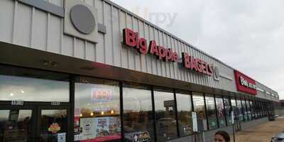 Big Apple Bagels, Grafton