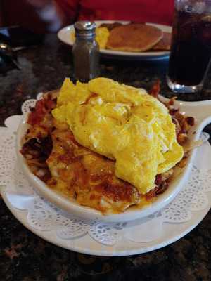 Grandma's Table, Montgomery