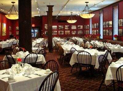 Penn Wells Hotel & Lodge - Mary Wells Dining Room