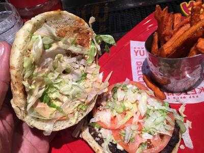 Red Robin Gourmet Burgers