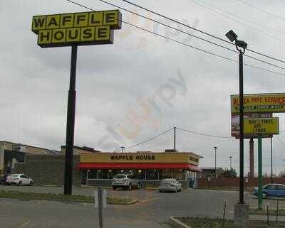 Waffle House, Benton