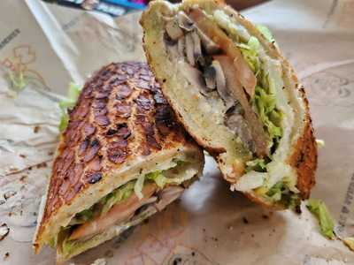 Ike's Love & Sandwiches, Isla Vista