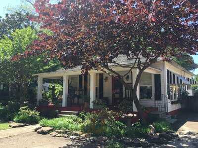 Court Street Patio, Batesville