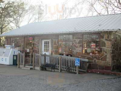 Lil's Chuckwagon and Rodeo Store, Bonham