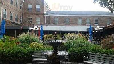 Tark’s Grill & Bar