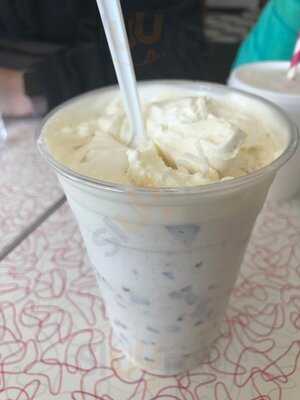 Brenda's Frozen Custard, Sandwich