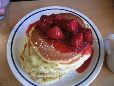 IHOP, Newington