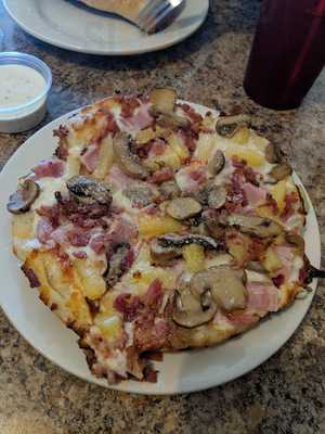 Mr M's Pizza and Lounge, Gladwin