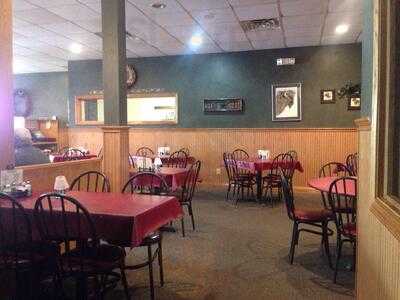 Julie's Pizzeria & Restaurant, Springville