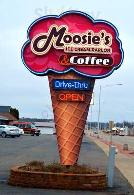 Moosies Ice Cream Parlor, Medford