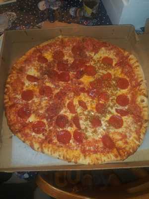 A and B Pizza, Natrona Heights
