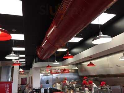 Five Guys, Albertville