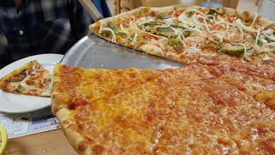 Litchfield Pizza, Litchfield