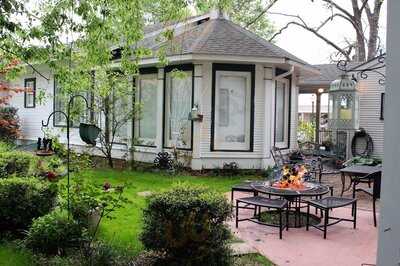 The Carriage House Bed And Breakfast