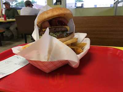 Howard's Drive Inn