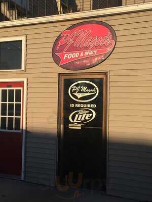 P J Magoos, Kewaskum