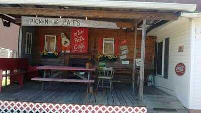 Pat's Cafe, Selmer