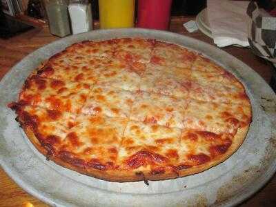 Trappers Bar and Grill