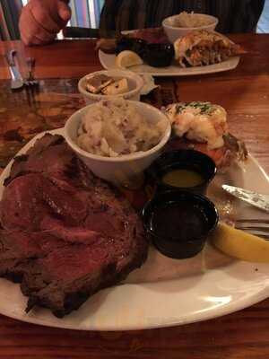 Captain John's Restaurant & Tiki Bar