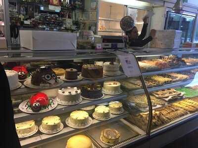 Di Mare's Pastry Shop