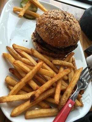 The Launch Bar and Grill, Onamia