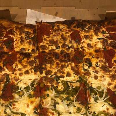 Naples Pizzeria