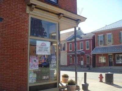 Sharar's Grocery, Newport