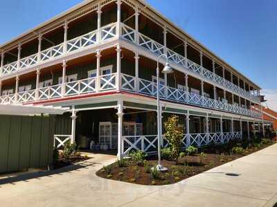 McMenamins Pub at Kalama Harbor Lodge, Kalama