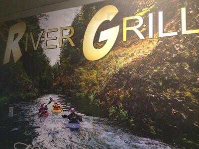 The River Grill, Byrdstown