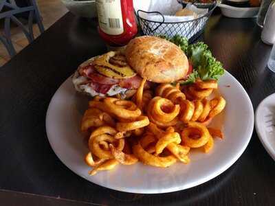 The HideAway Restaurant & Bar