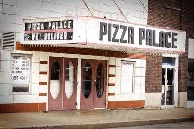 Pizza Palace, Gilman