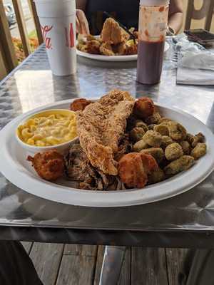 Wow! Cafe & Wingery