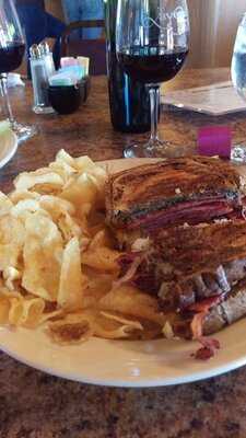 Lavender Crest Winery, Colona