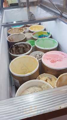 Darien Ice Cream Shoppe