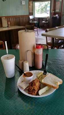 Hutto's Bar B Que And Grill