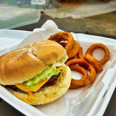 Sue's Grill, Wagener