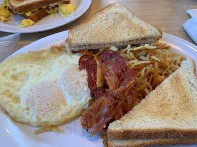 Huddle House, Ludowici