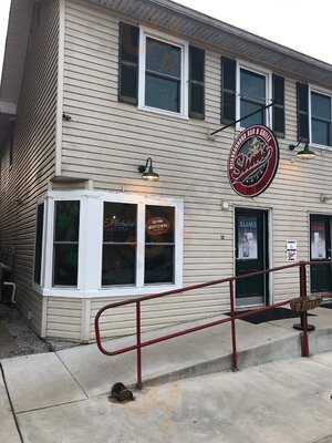 Slim's Neighborhood Bar & Grille