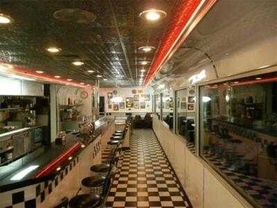 Penny's Diner, Low Moor