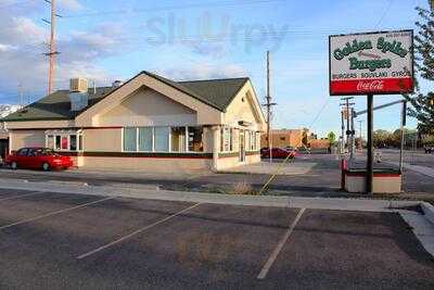 Golden Spike Burgers, Garland