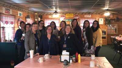 Flossie's Apple Barrel, Winona